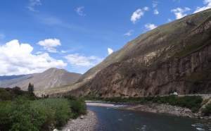 Following the river through valley to Cusco. 