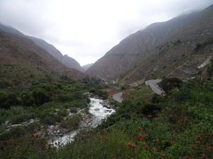 The snaking river road to Huaraz